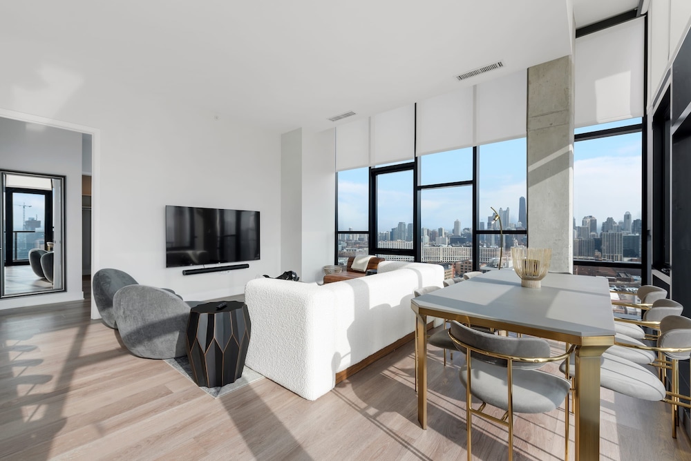 River West 2 Penthouses Skyline Group Comfort