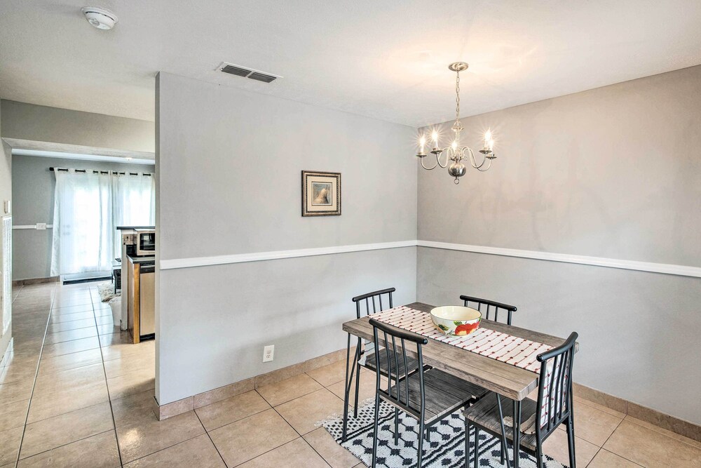 La Vergne Townhome: 22 Mi to Dtwn Nashville! - Property Image 10
