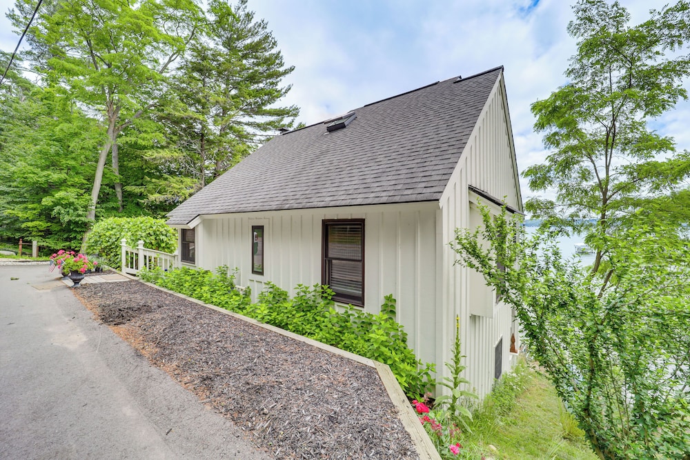 Updated Glen Arbor Cottage on Lake: Dock & Mooring view 2