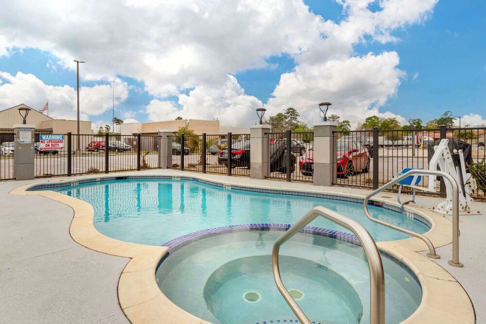 Comfort Suites Shenandoah-The Woodlands - Property Image 5