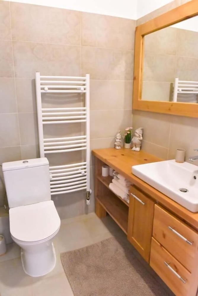 Luxurious Chalet near Pirin Golf Resort view 3