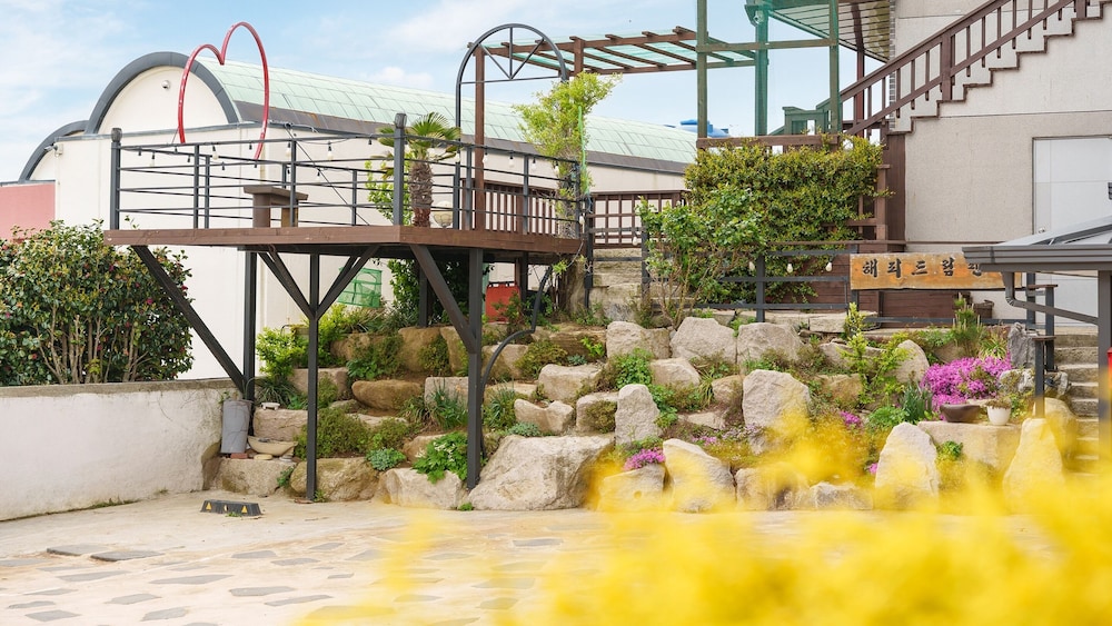 Gyeongju Happy Dream Ocean View Pension