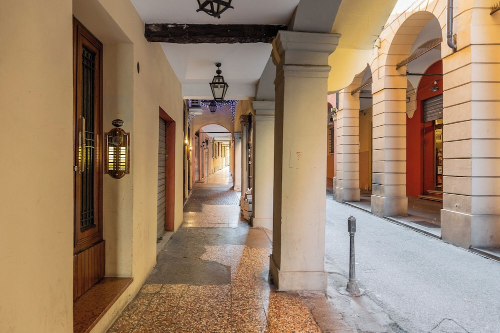 Gombruti Vintage Apartment by Wonderful Italy