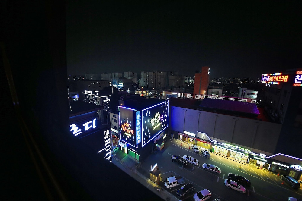 Suwon City Hall Station Bobos