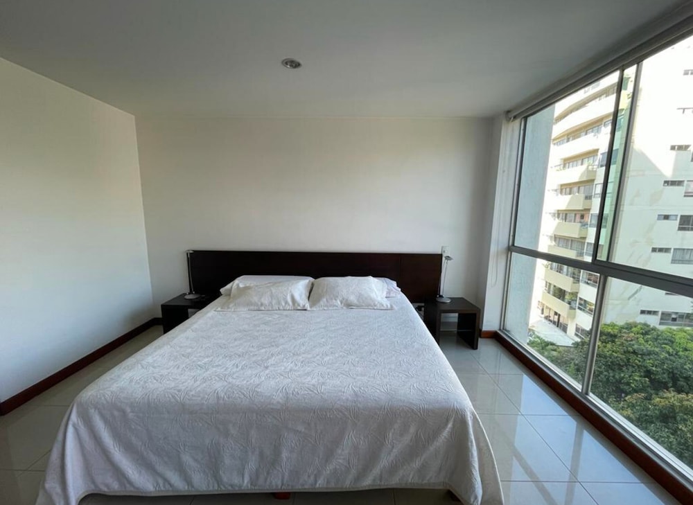 Apartasuit en El Poblado Medellín view 4