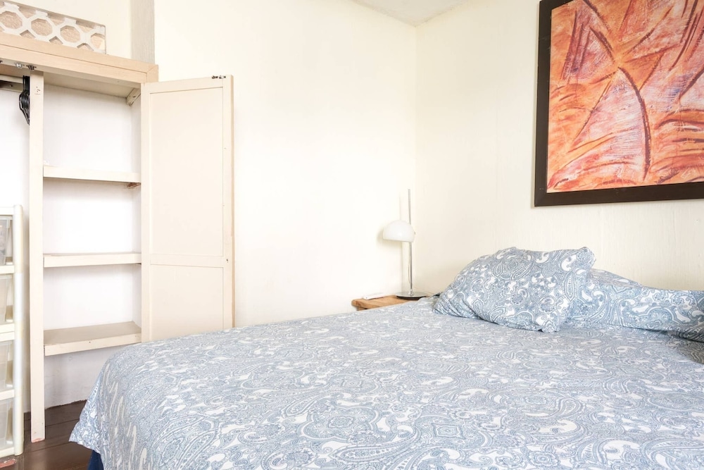 Marina 48 Condominium, 5 Person Apartment, Pool, 247 Security, Parking Area view 2