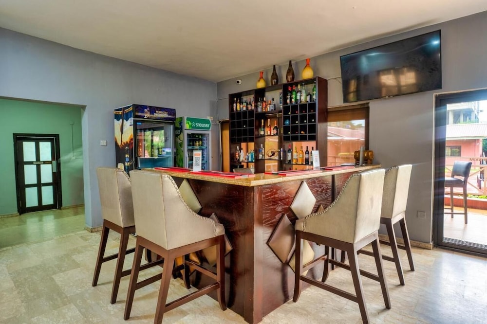 Food & Beverage