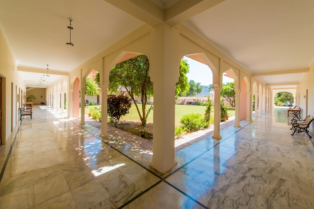 Hotel Dev Vilas - Image 1