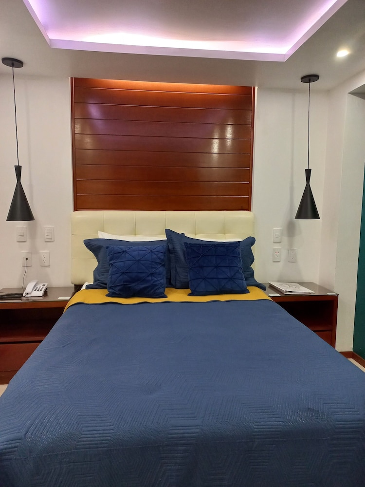 La Aurora Hotel like Home