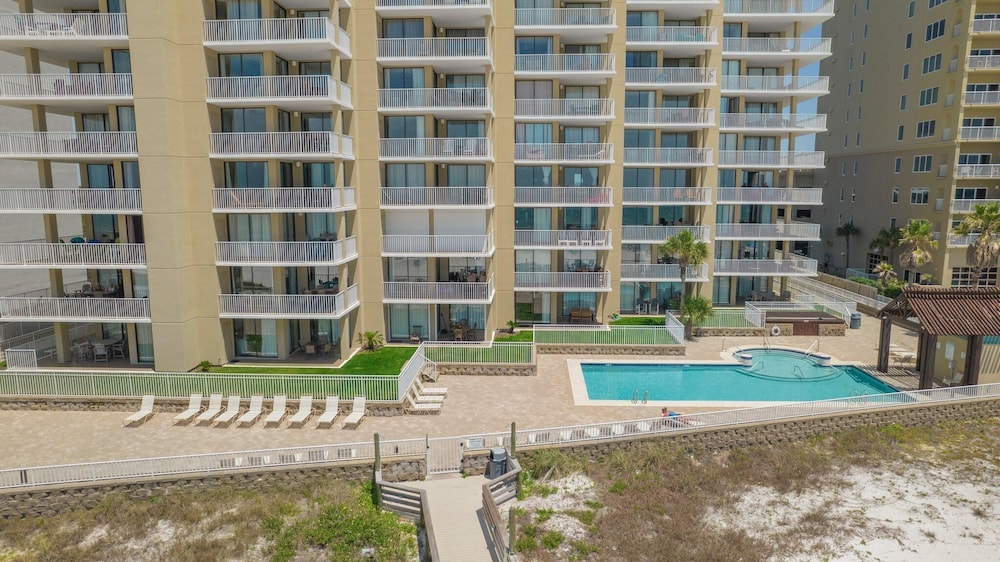 Romar Place 705