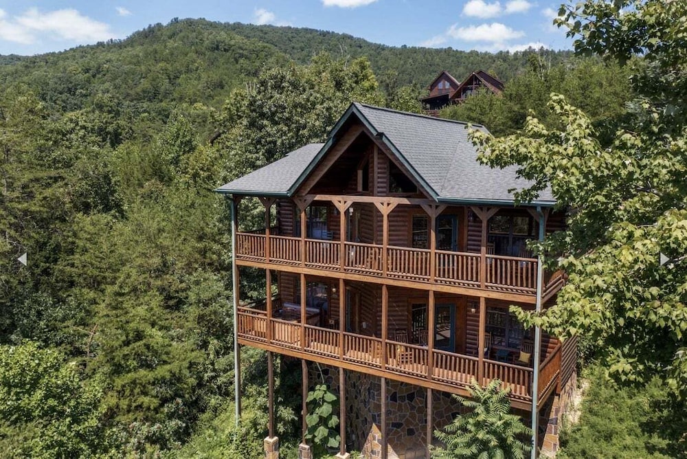 Knotty But Nice 4 Bedroom Home