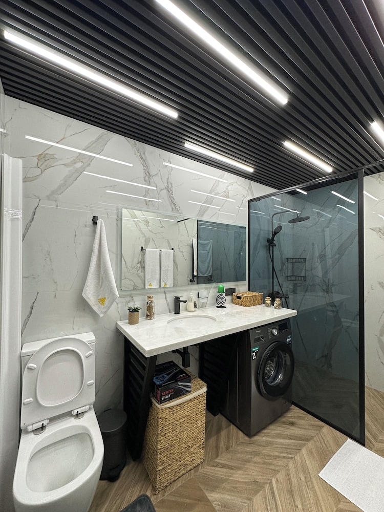 Apartment by Luxe Group MA777