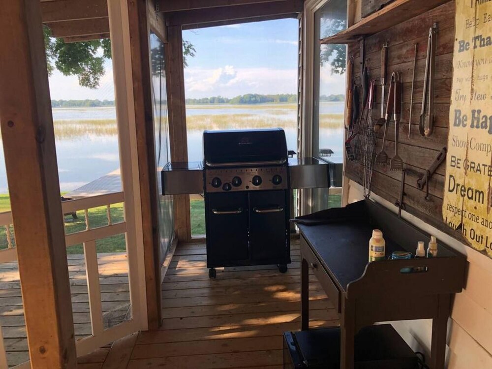 The Nest PEC Waterfront Home on Huyck s Bay