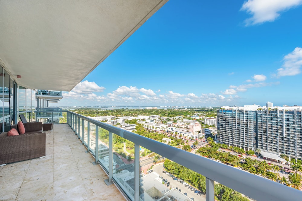 Luxury Vacation Rentals at The Setai by LRMB