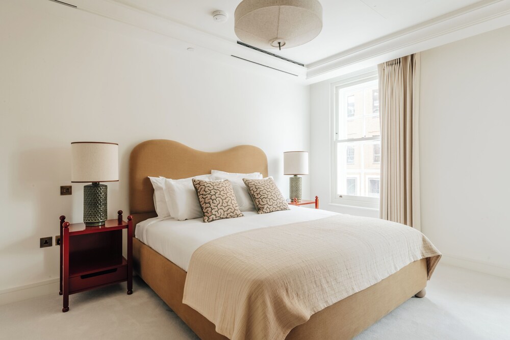 Claridge House by SLO