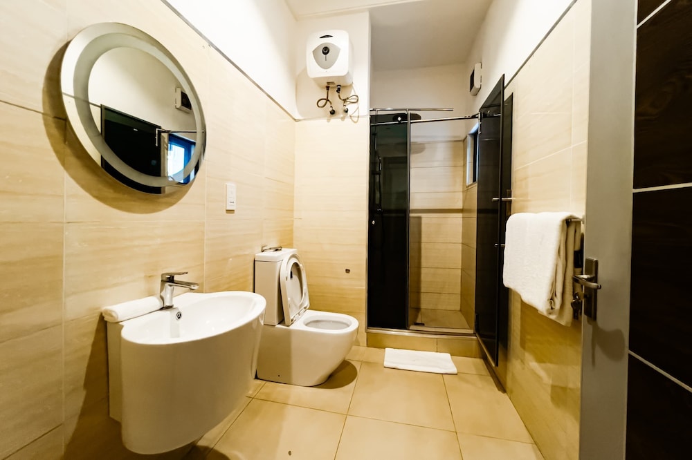 Summit Hotel and Apartments VGC