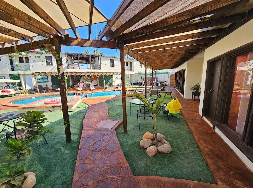 Ensenada Vacations - HOTEL CADILLAC - Property Image 2