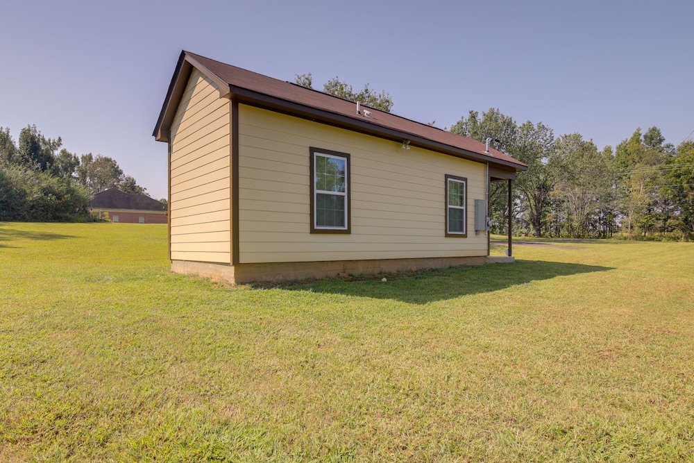 Quiet Millington Tiny House Near Naval Air Base! view 2