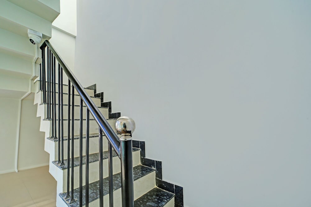 Fabhotel Bharti Palace