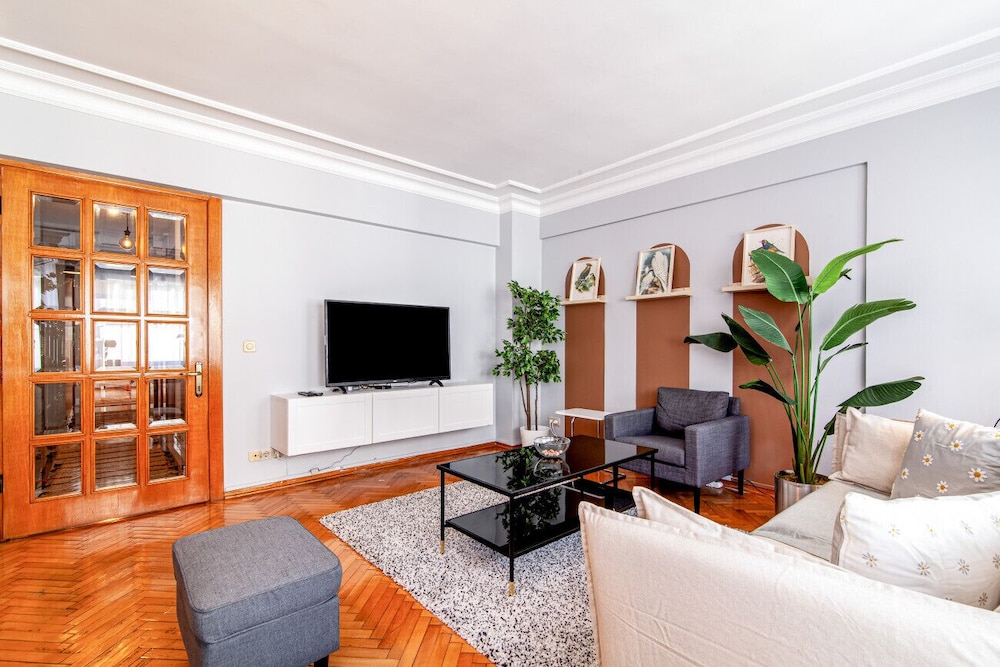 Gorgeous Flat With Lovely Balcony in Nisantasi