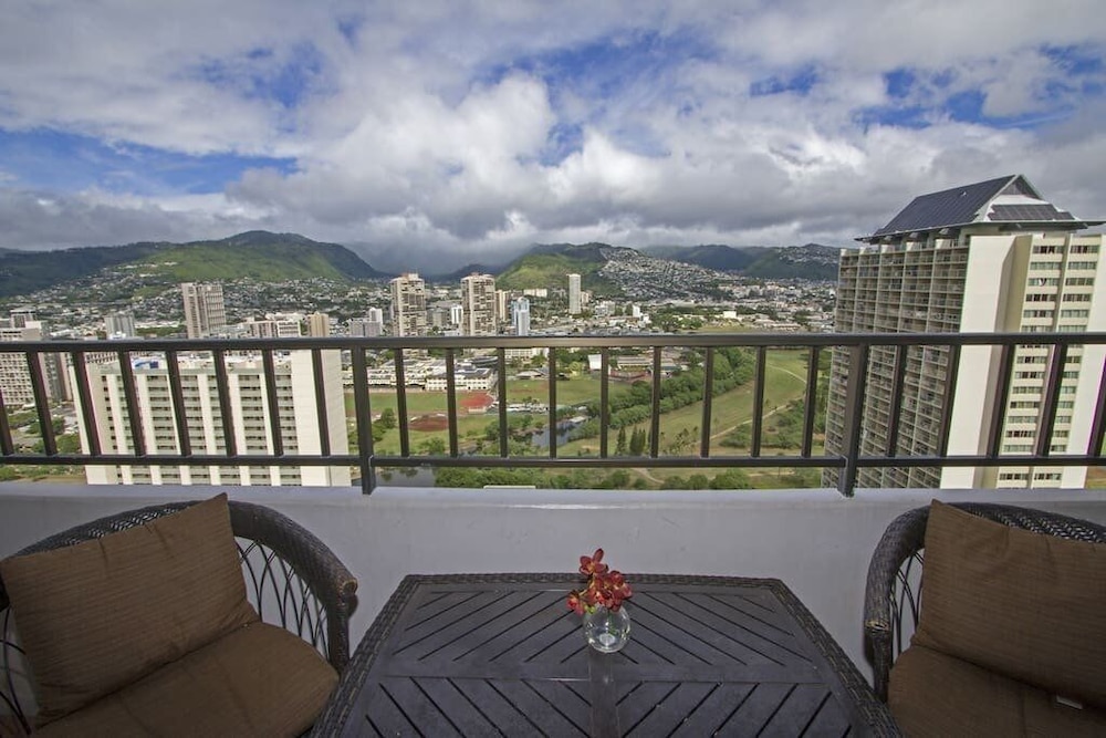 Royal Hawaiian Hospitality