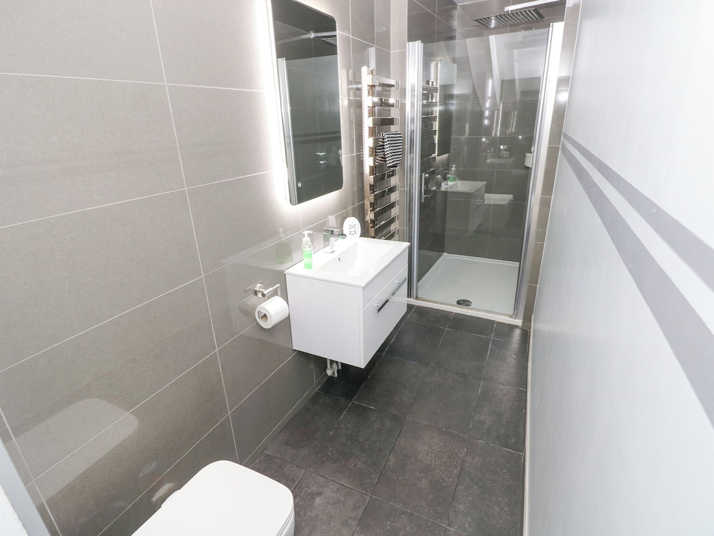 Apartment 4