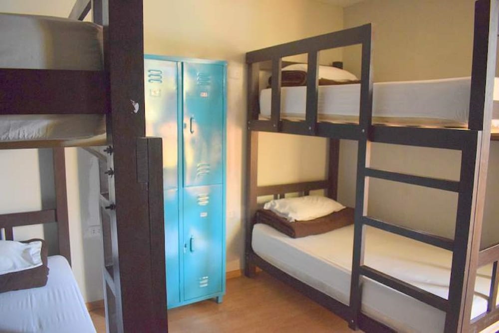 Mango Hostel Bed & Breakfast