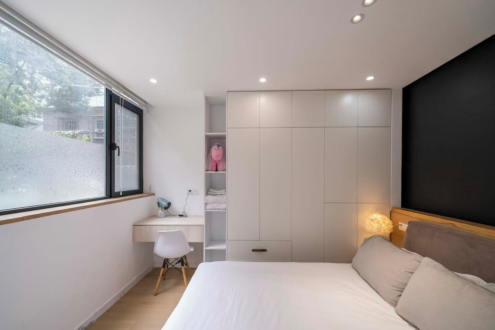 Book and Bed-People's Square