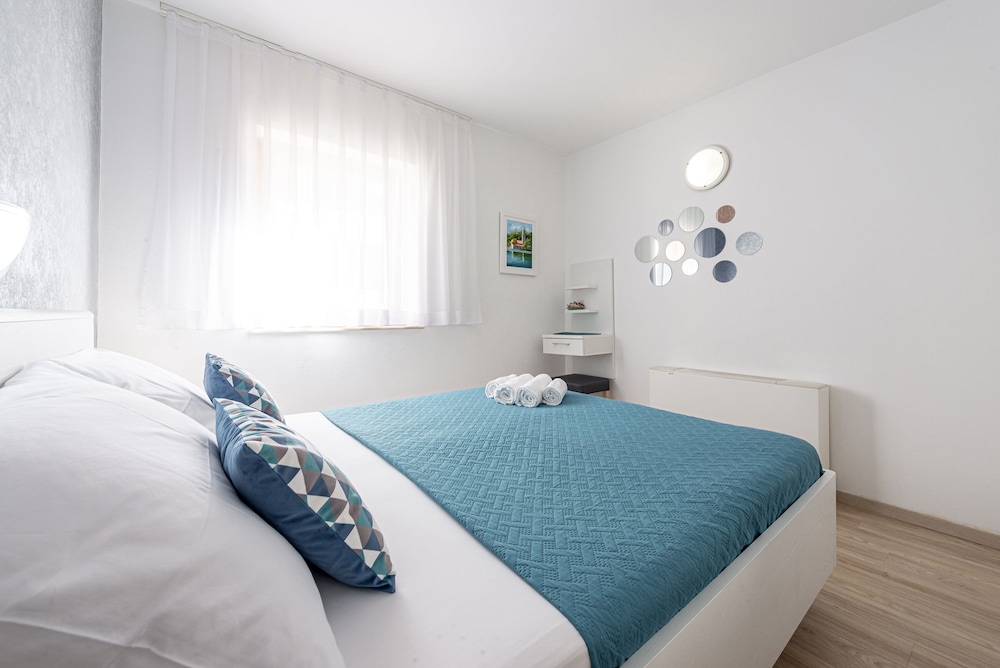 Cina Apartments