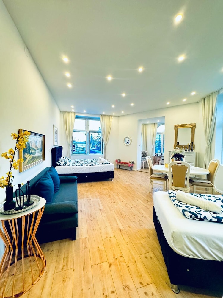 Spacious 3BR Near Kaufpark Alterlaa