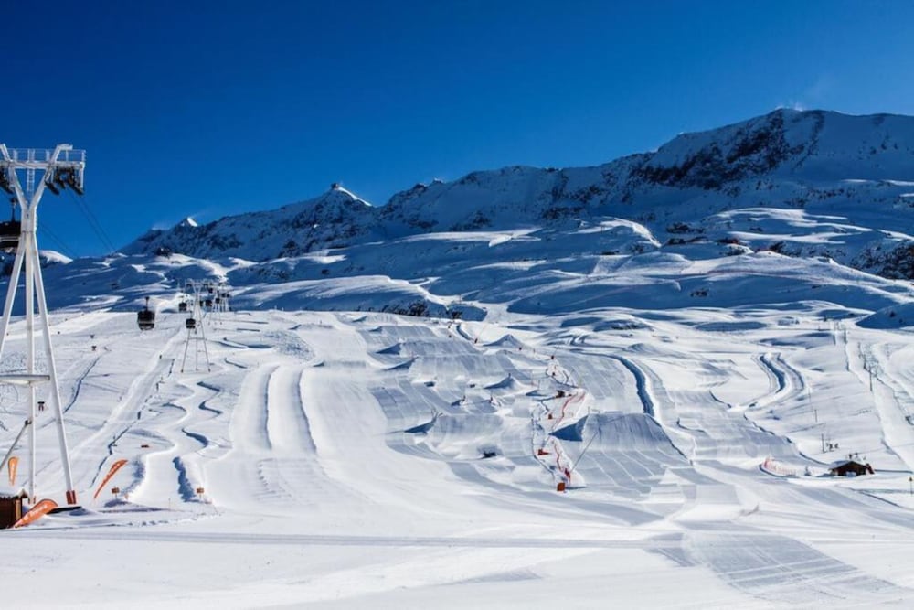 Huez Vacations - Hotel Le Pic Blanc - Property Image 6