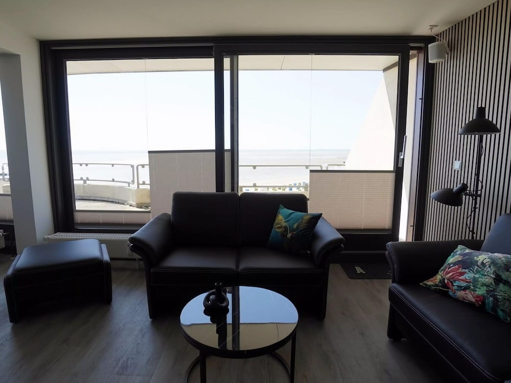 Penthouse by North Sea With Pool and Sauna