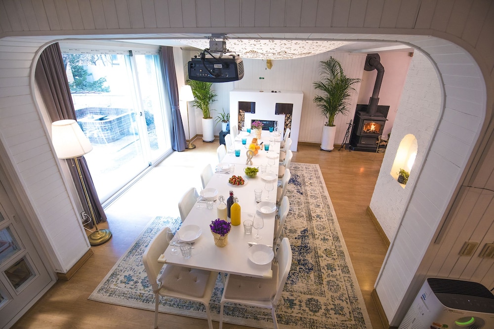 meeting & event spaces