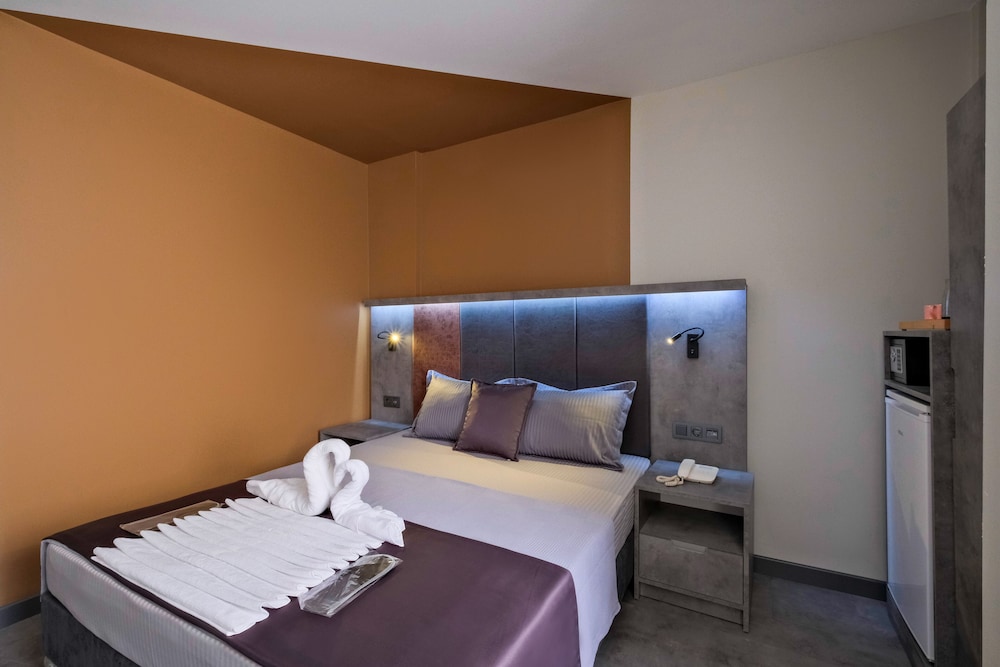 Kraliçe Oteli - Image 113