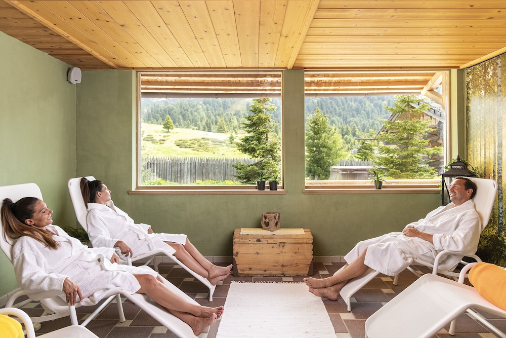 Berghotel Jochgrimm - Your hoome in the Dolomites