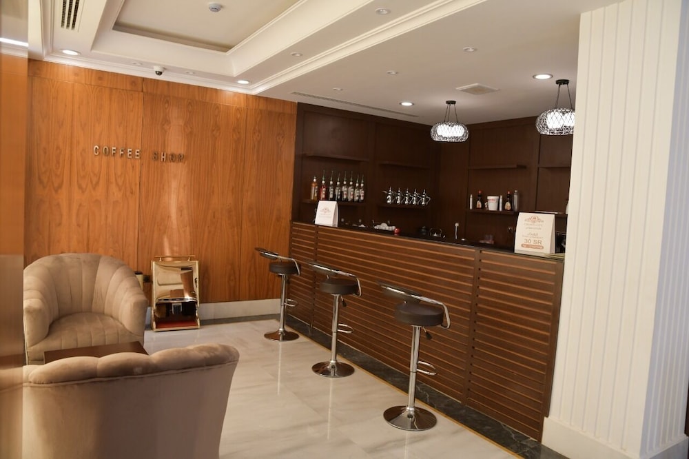 Crown City Hotel