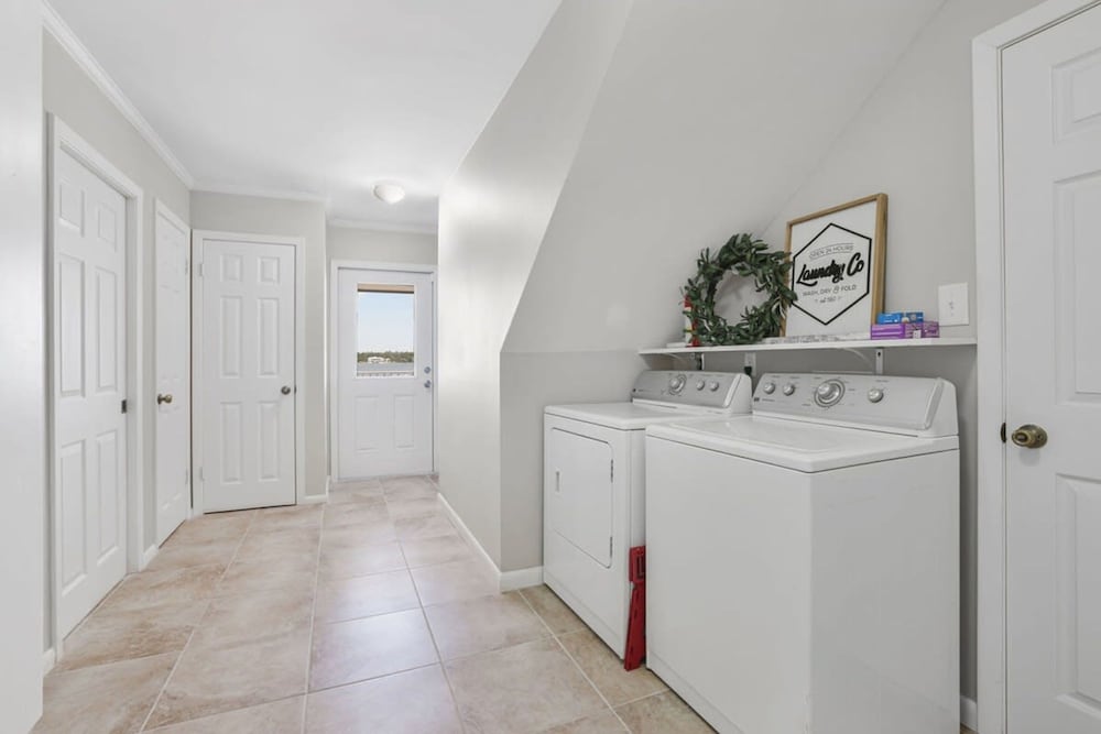Lagoon Time Beach Home- Elevator Beach Access
