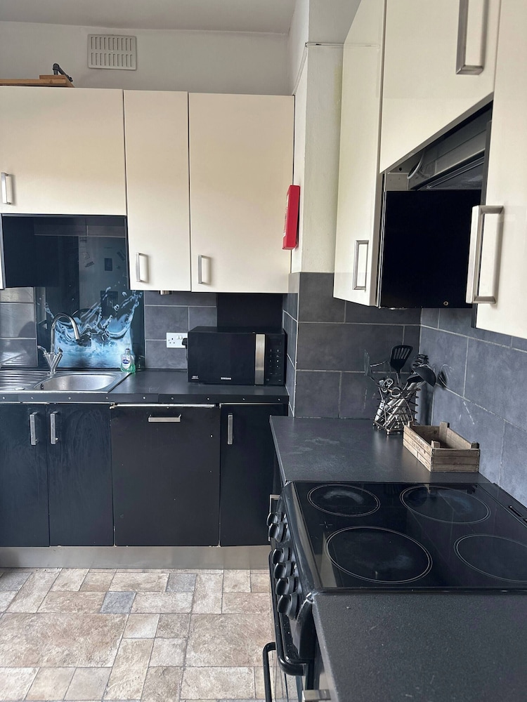 Bright Open-plan Apartment in Welling, South East London