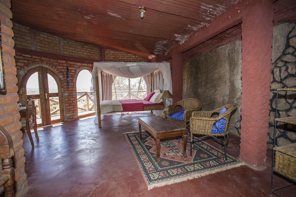 Boundary Hill Lodge