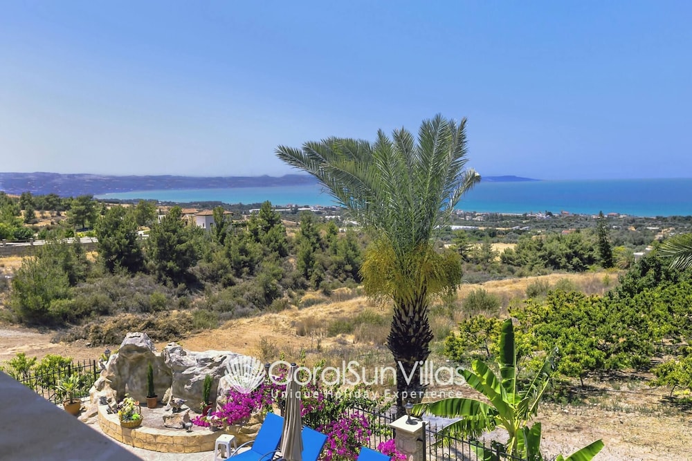 Away-from-it-all, Exceptional Sea Views Sleeps 10