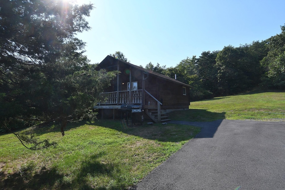 Whispering Hills - Couples Getaway - Property Image 4