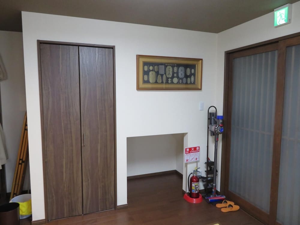 Azalea - Hostel