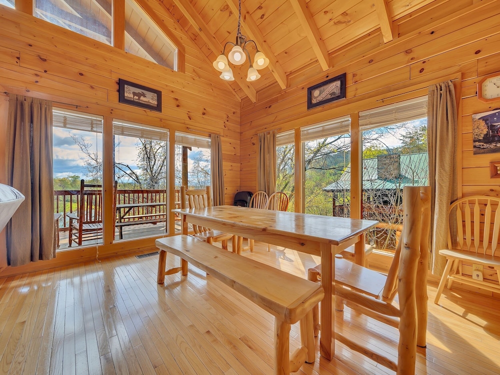 Ern860 - Cozy Bear Overlook 4 Bedroom Cabin