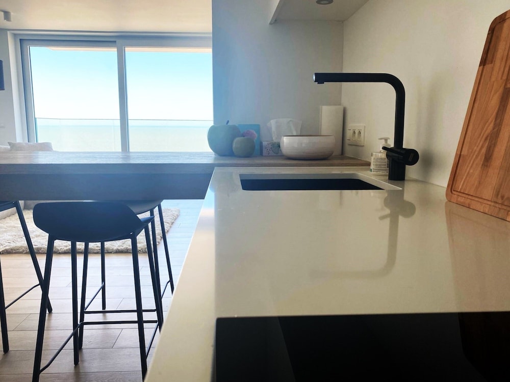 Seafront Luxury With Ocean Views