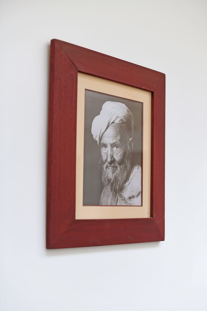 Riad Larbi Khalis
