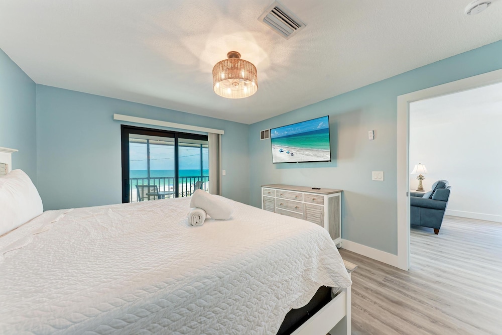 Anna Maria Island Beach Sands 202-private Beach Access-heated Pool