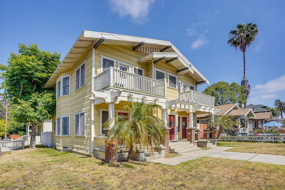 1 Mi to Dtwn! Bright Long Beach Apartment