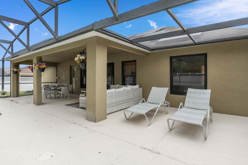 Legacy Park Villa: 5br, Pool, Spa & Near Disney 5 Bedroom Villa