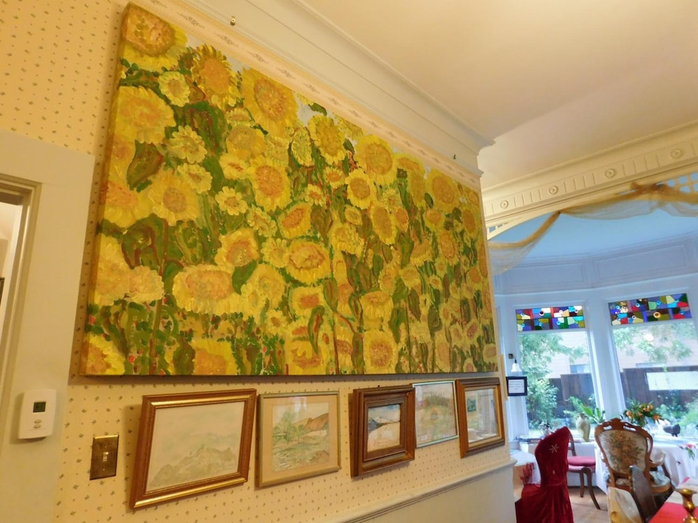 Cliff Crest Bed & Breakfast