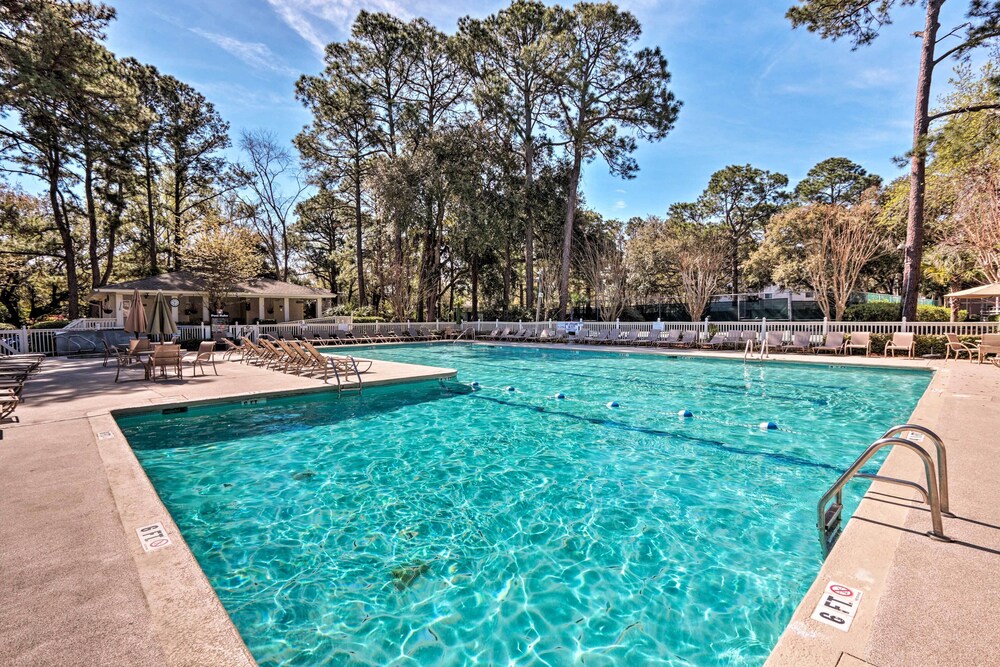 Access to Folly Field Beach & Pools: Coastal Condo